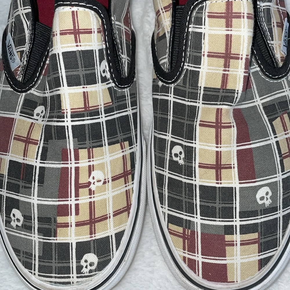 Vans - Picture 3 of 10